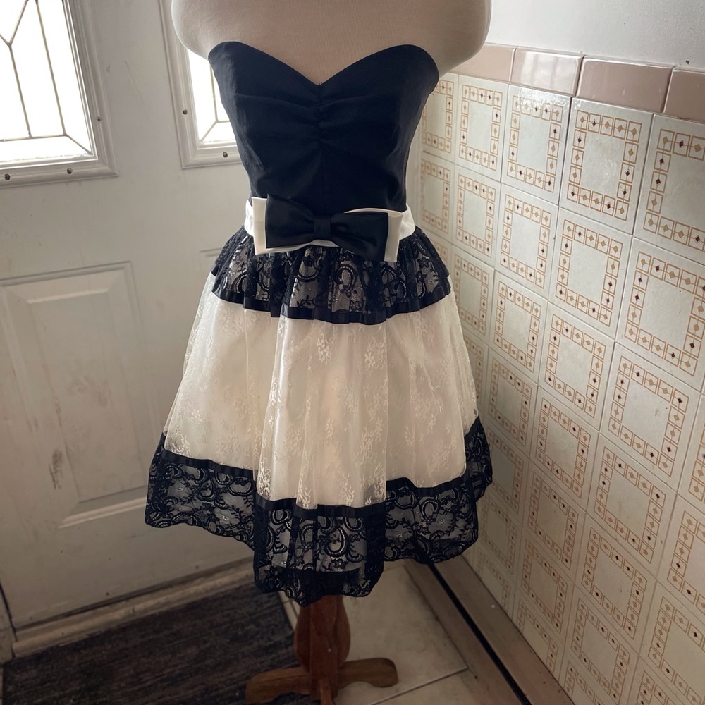 Jessica McClintock for Gunne Sax black & white retro prom dress, sz 7 strapless.